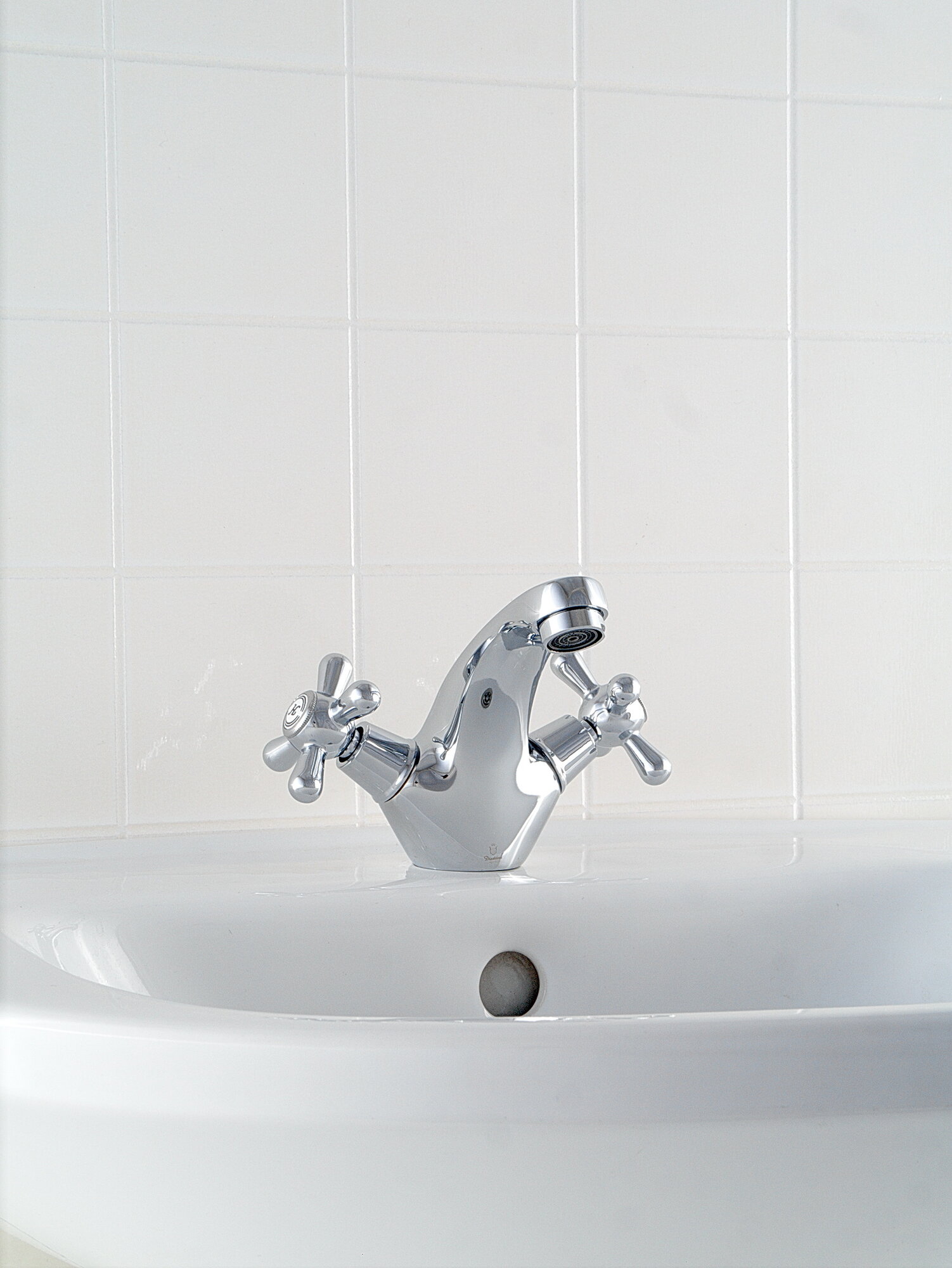 Смеситель Diadonna, латунь, монолитный излив, гибкий подвод, для раковины — фото 1