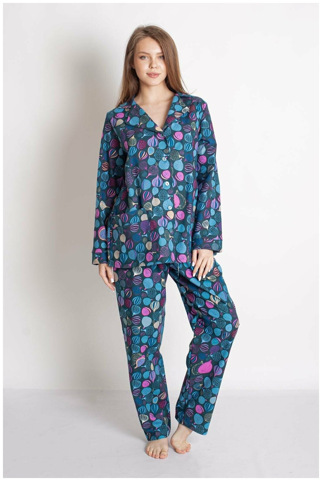 Женская пижама с брюками Серафима Изумрудный размер 54 Трикотаж Лика Дресс рубашка на 4 пуговицы с отложным воротником брюки прямого покроя с поясной - фотография № 2