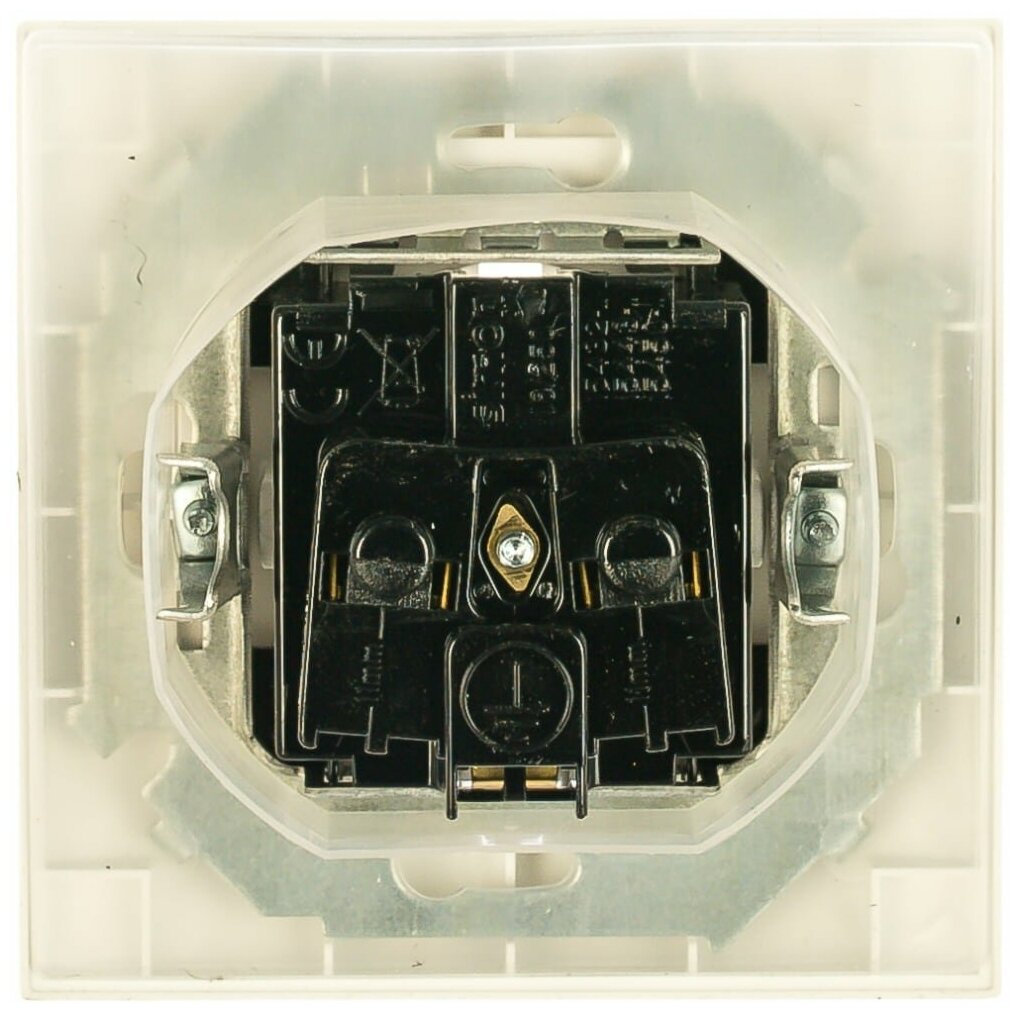 фото Розетка 1-м СП Simon15 с защ. крышкой защ. шторки с заземл. IP44 бел. Simon 1590450-030, 1шт