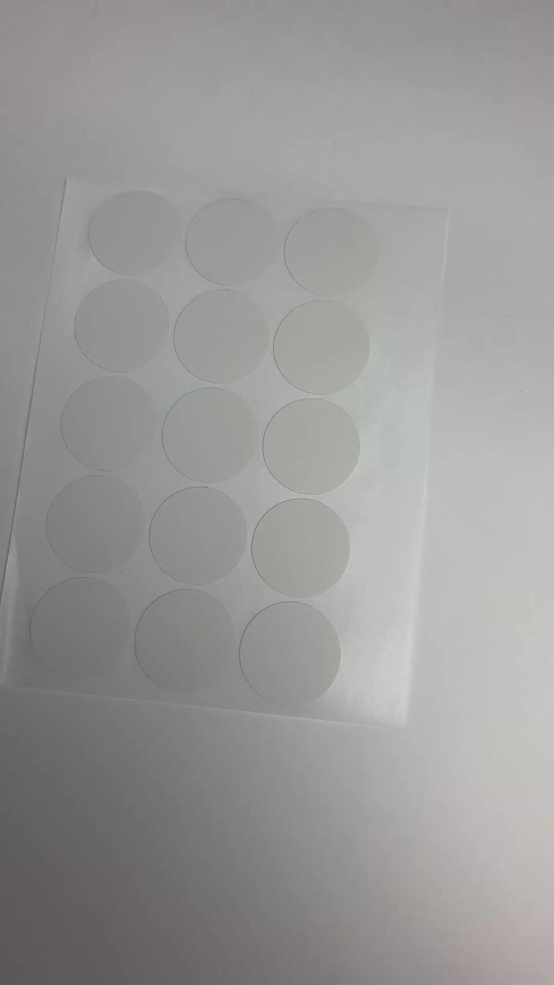 Заглушка самоклеящаяся для мебели, белая, 35 мм, упаковка 15 шт. — фото 1