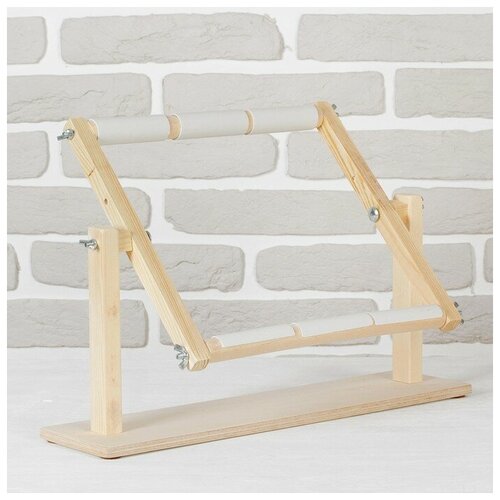 Пяльцы-рамка для вышивания 30 30 см с подставкой цвет светлое дерево 1325₽