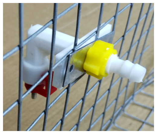 Ниппельные поилки для кролей (20шт) Капельные автопоилки на клетку для шиншилл, крыс Оборудование для кроликов в маточнике - фотография № 3