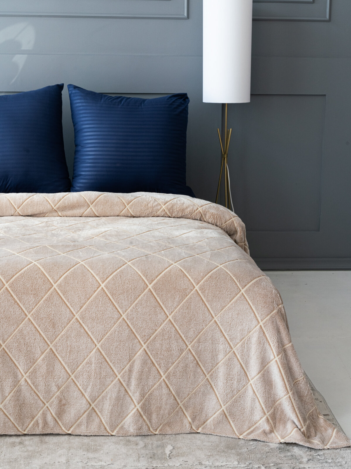 Плед 220х240 Павлина SKANDI Ромбы бежевый однотонный мягкий велсофт — фото 1