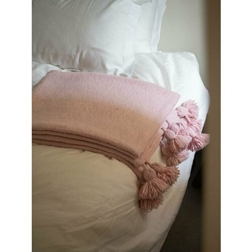 Марокканский плед с помпонами Nomad Chic розовый 145х185 см