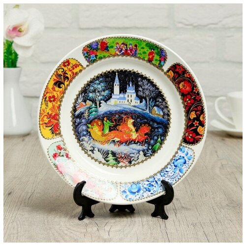 Тарелка декоративная Палехская миниатюра Тройка лошадей настенная d20 см ручная работа 766₽