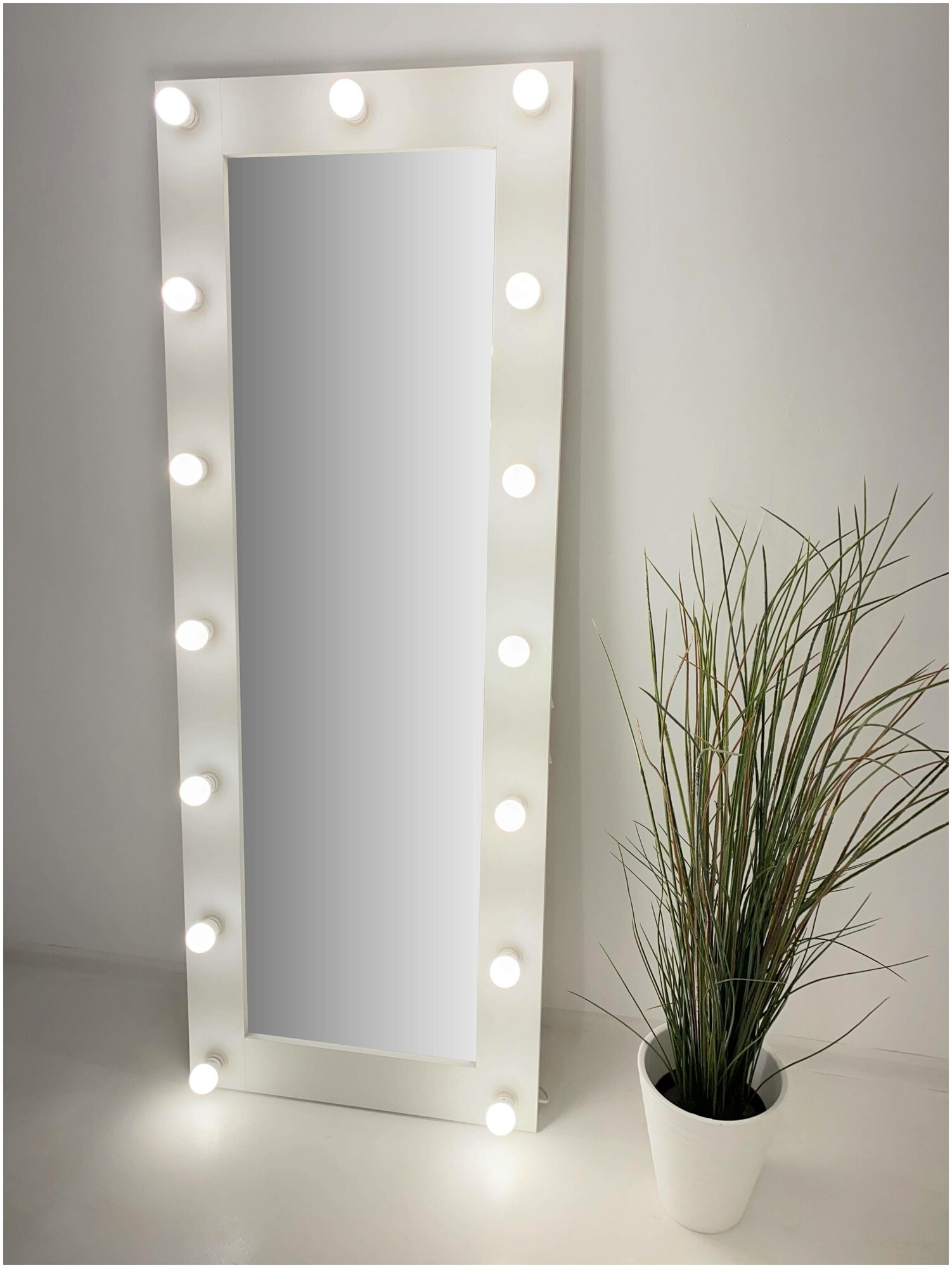 Гримерное зеркало с лампочками BeautyUp 160/60 цвет "Белый" - фотография № 1