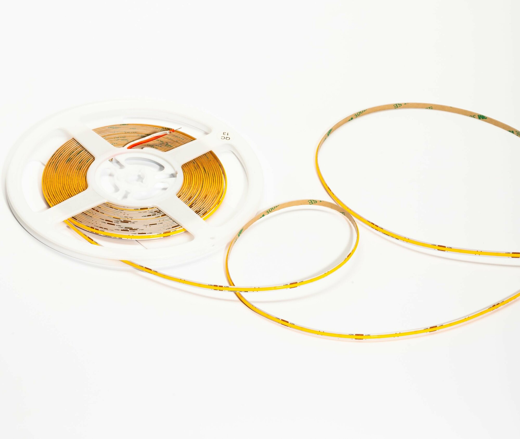 Светодиодная лента Svetolog LUX COB 5мм, 480Led, 24В, 8Вт/м, 800Лм/м, IP33, Теплый белый, 10 метров - фотография № 1