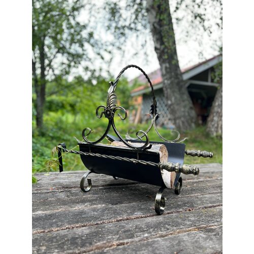 Кованая дровница Афина с кочергой и совочком, античная бронза