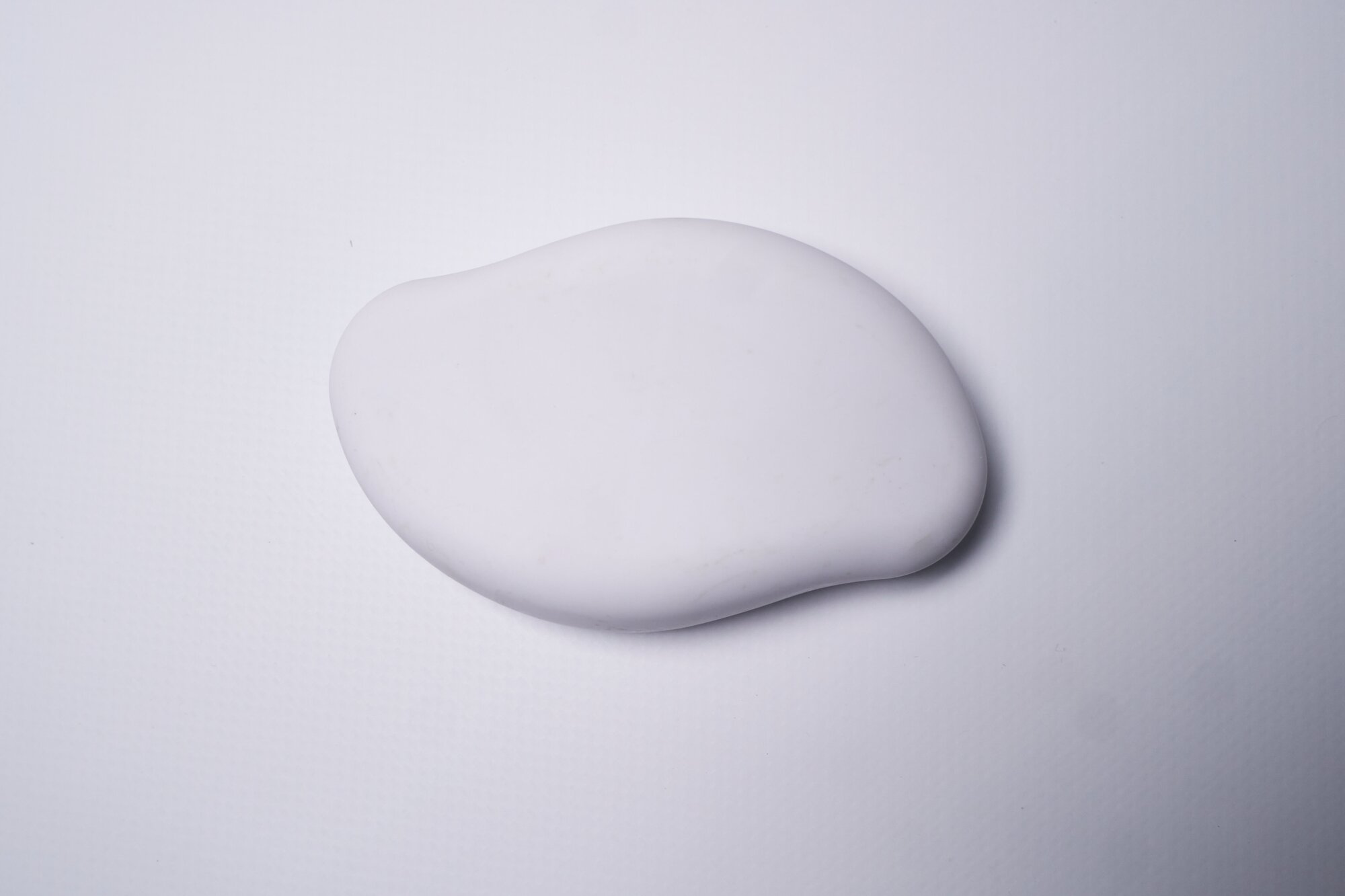 Депилятор ластик для удаления волос и пилинга кожи, кристалл-депилятор с нано-абразивным покрытием, матово-белый - фотография № 2