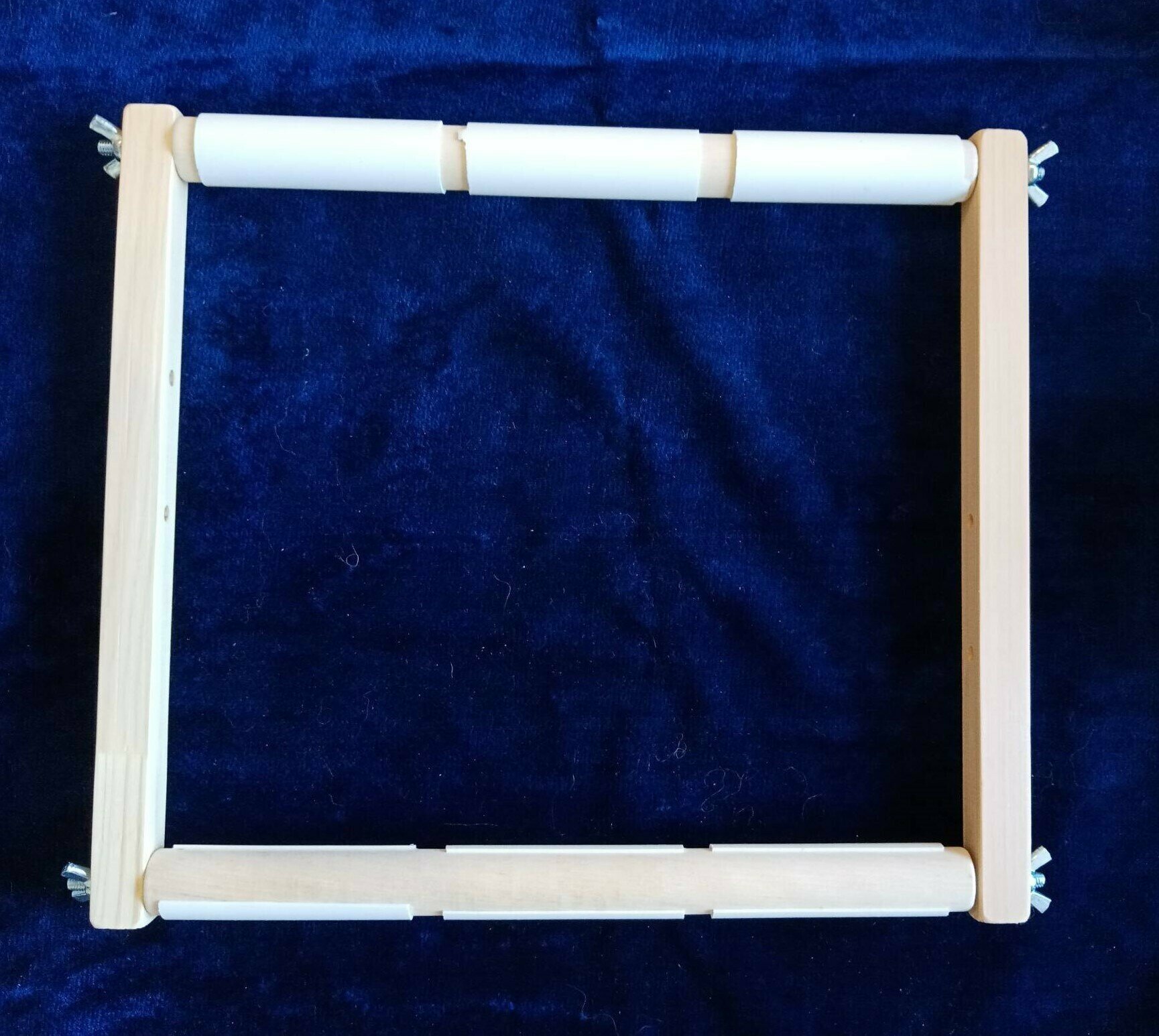 Пяльцы -рамка деревянные квадратные 30х30 для вышивания