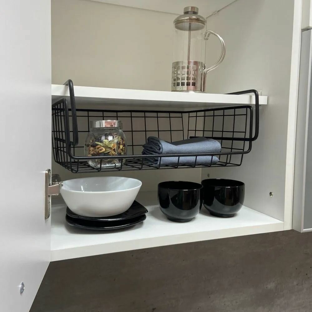 Полка в шкаф на кухню подвесная, держатель металлический, 35*25*12 см, черный - фотография № 1