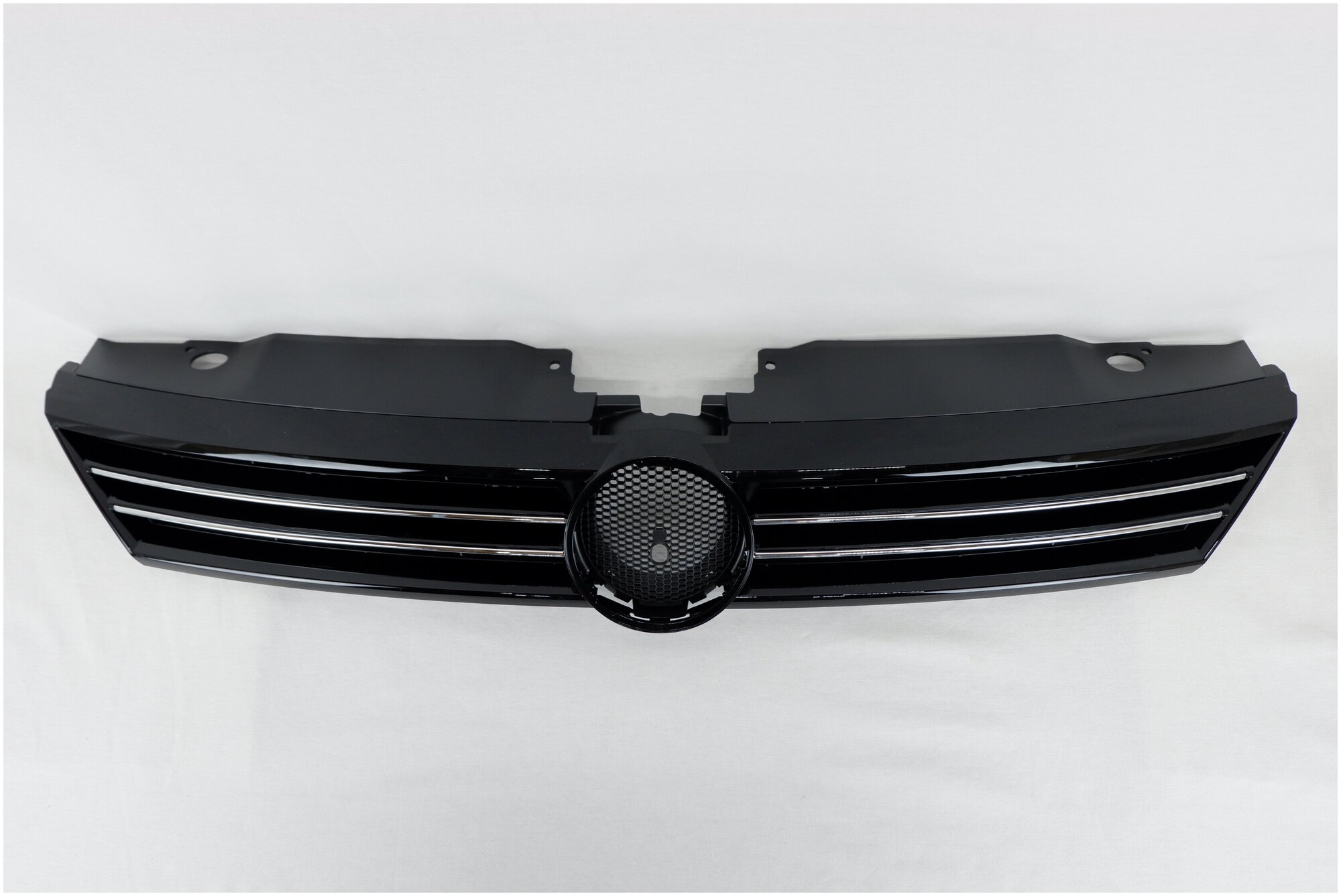 Решетка радиатора Volkswagen Jetta 6 2010-2015 под хромированные накладки