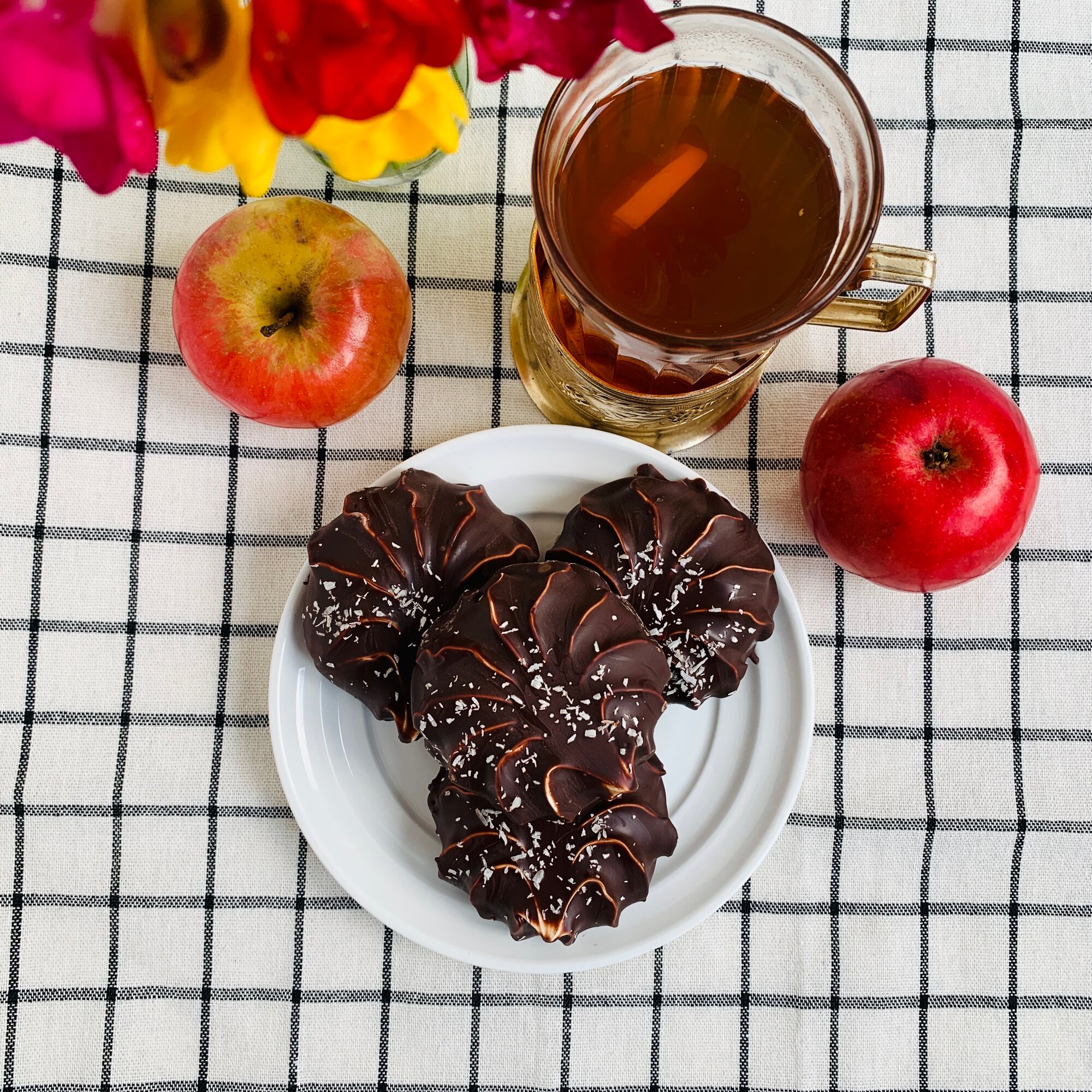 Зефир в темном шоколаде яблочный 500 г натуральный без красителей и ароматизаторов - фотография № 4