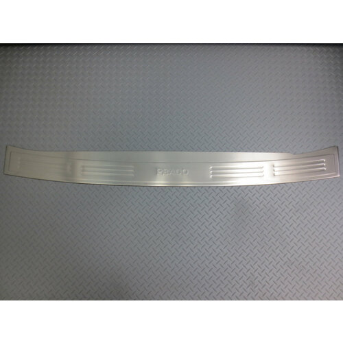 Накладка заднего бампера Toyota Land Cruiser Prado 150