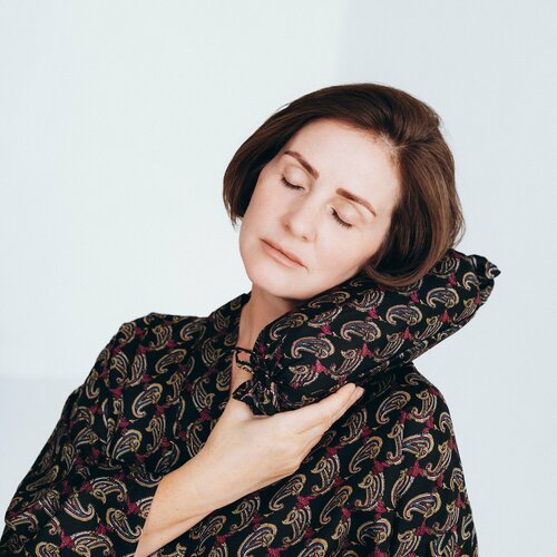 Подушка-валик для спины и шеи с чехлом из 100% шелка для массажа, йоги и фитнеса