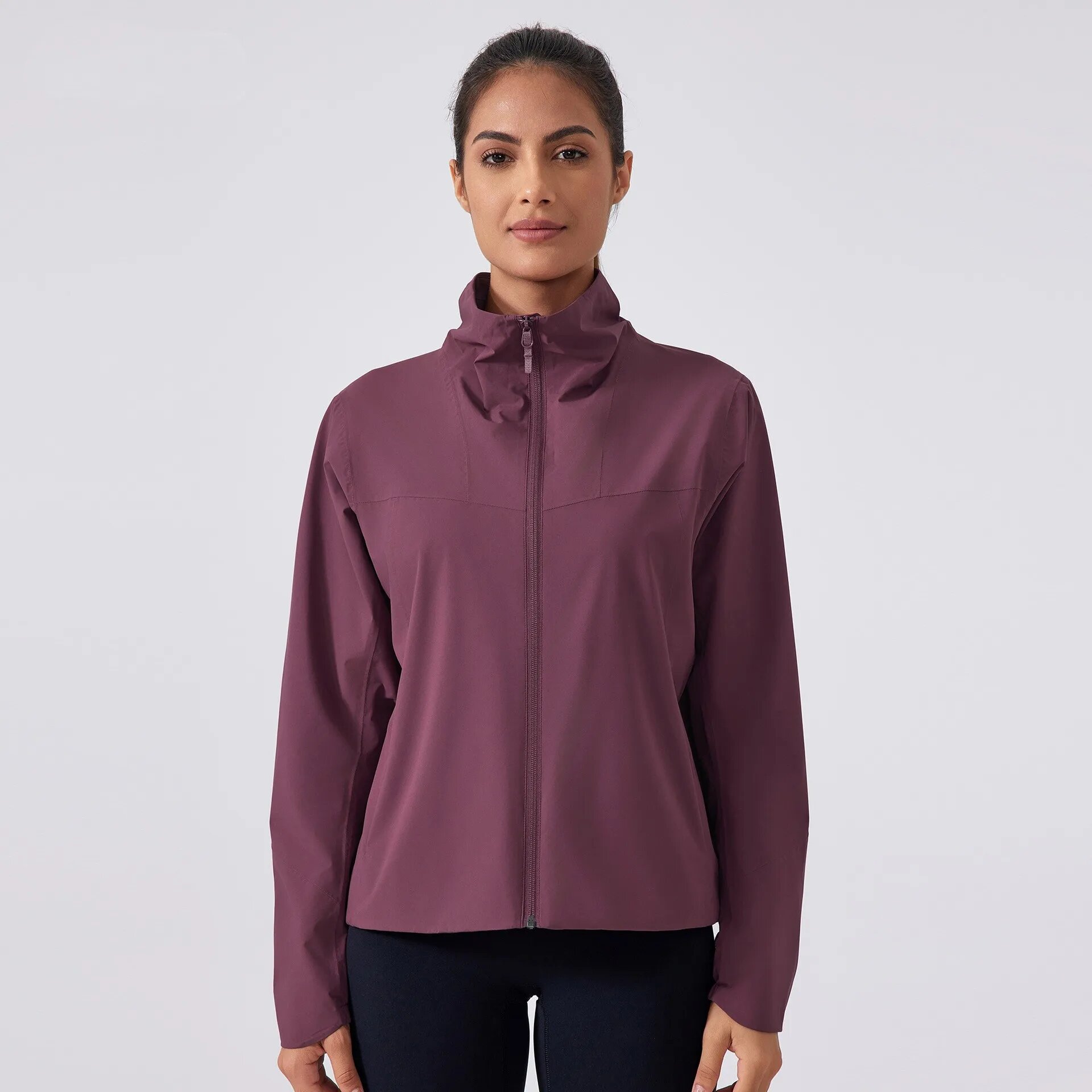 Куртка спортивная  размер M