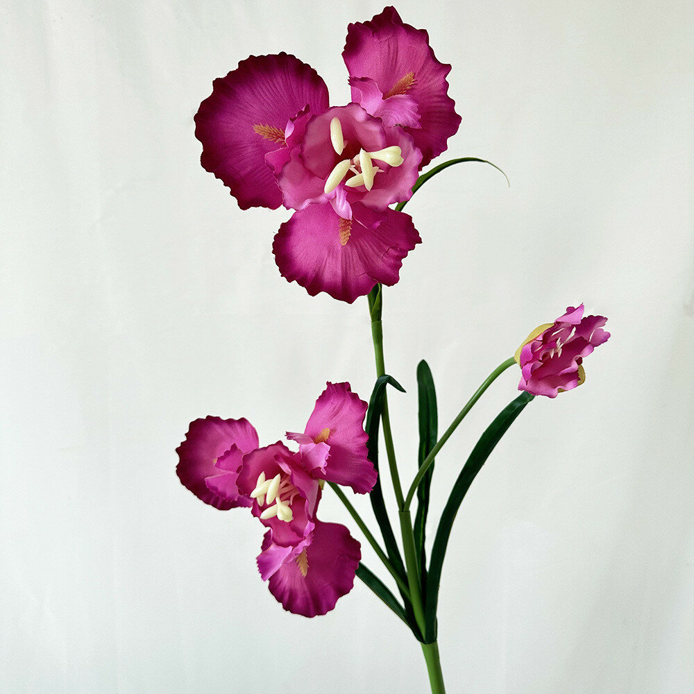 Realistic silk flower display for bridal and party decorations