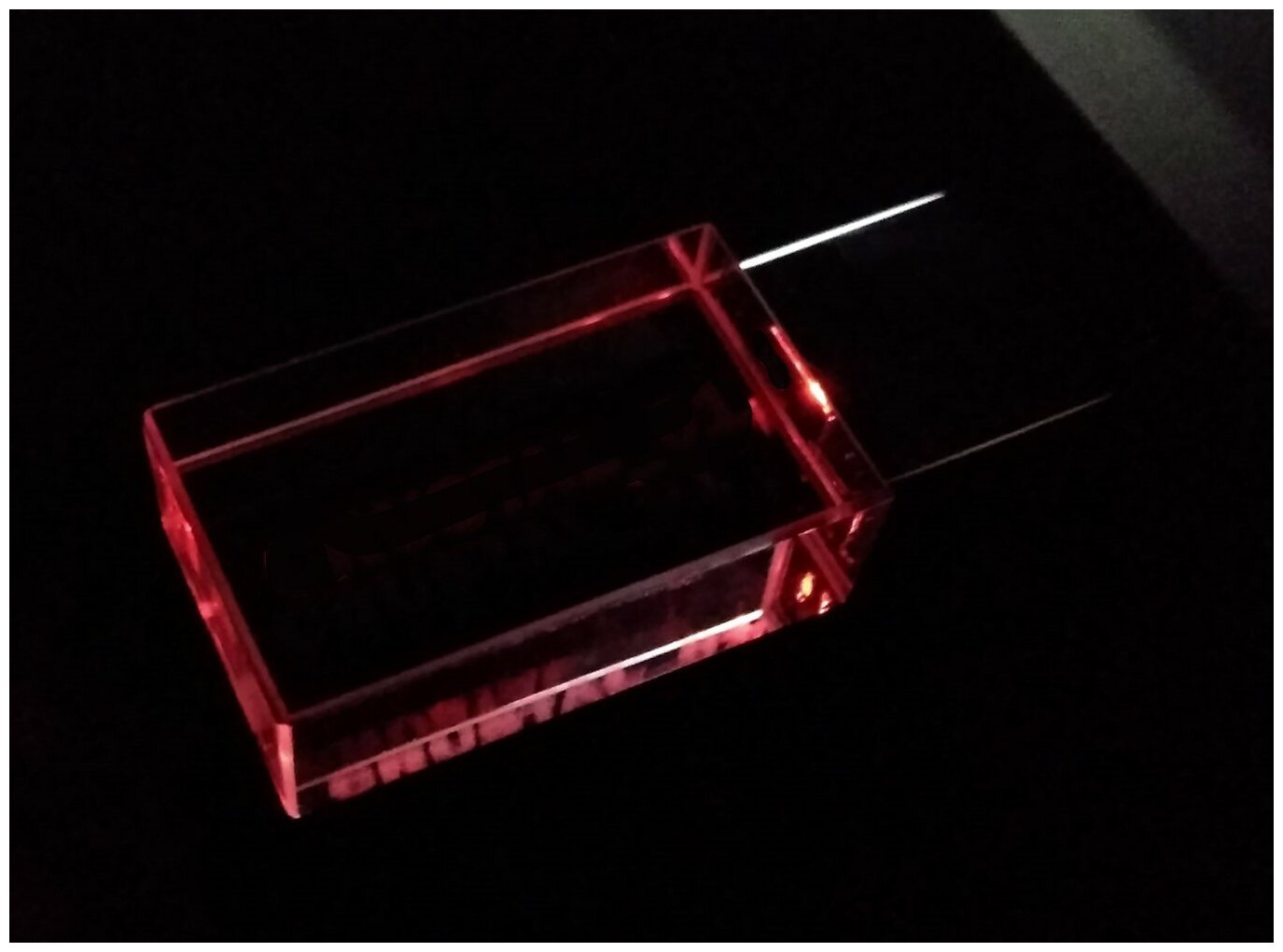 Прямоугольная стеклянная флешка под гравировку 3D логотипа (64 Гб / GB USB 2.0 Красный/Red cristal-01 apexto UL5030 LED)