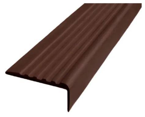 Противоскользящая накладка на ступени угловая, резиновый угол 44 ммх19 мм, цвет коричневый, длина 12,5 метров - фотография № 1