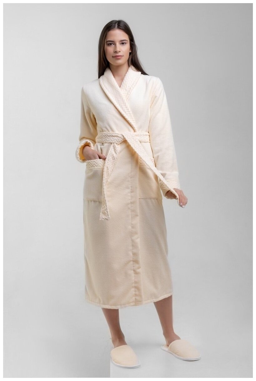 Женский махровый халат с жаккардовой отделкой, кремовый. Размер 42-44 - фотография № 1