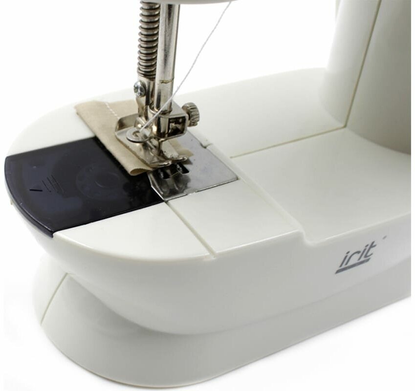 Электромеханическая портативная швейная машина 4в1 Mini Sewing Machine, цвет белый - фотография № 3