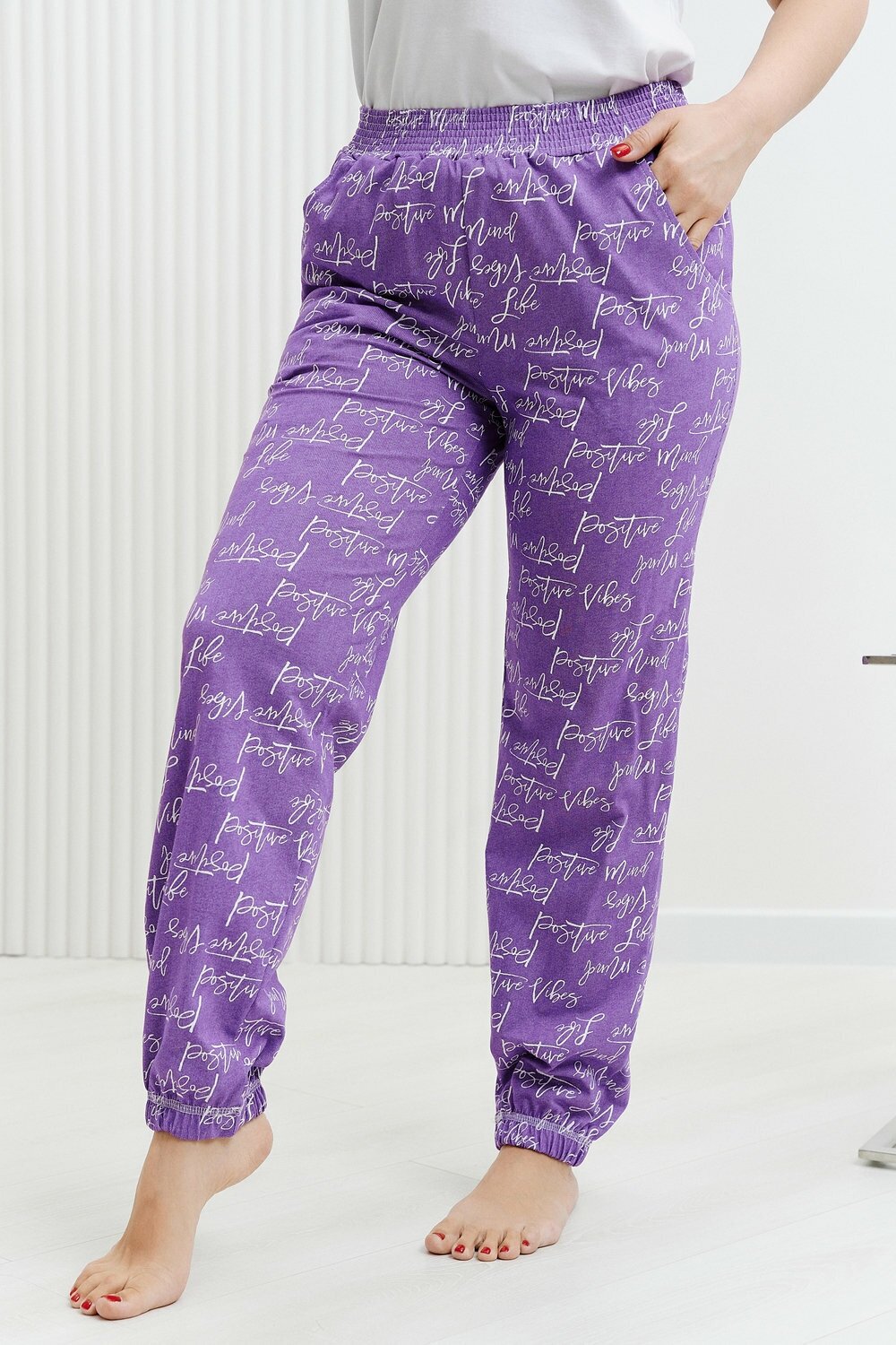 Брюки Натали, без рукава, пояс на резинке, карманы, размер 54, фиолетовый - фотография № 18