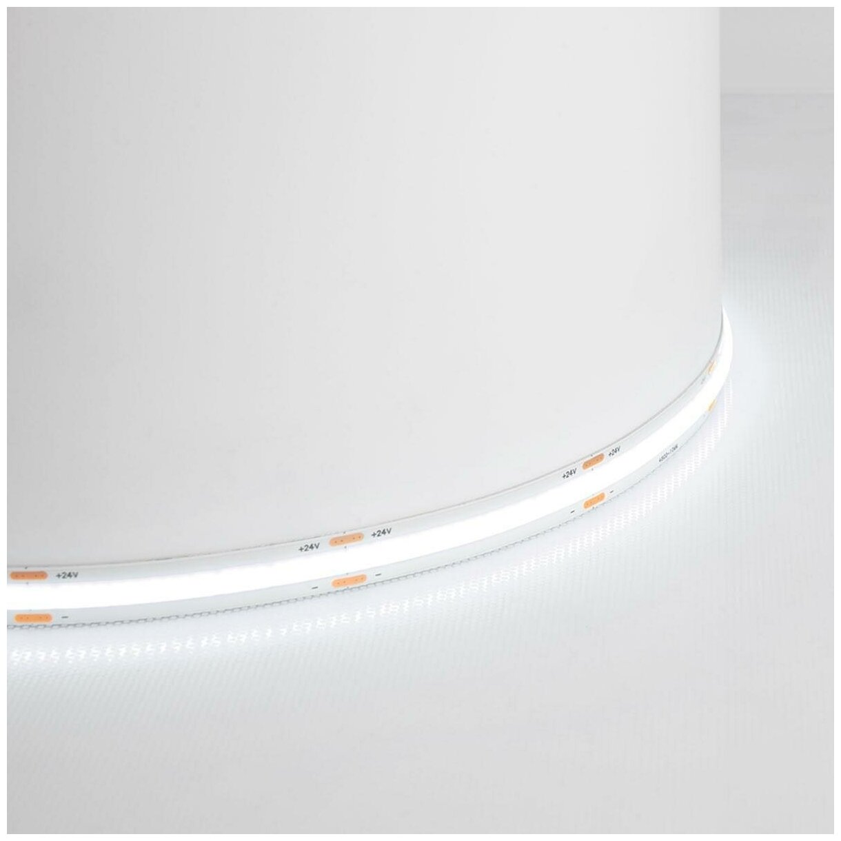 Светодиодная лента Feron 12W/m 480LED/m 2110SMD холодный белый 5M LS530 / - фото №3