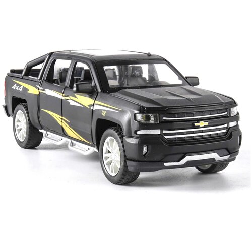 Модель машины Chevrolet Silverado V8 1:32 инерционная арт. CZ32043/71364 модель коллекционная auto world chevrolet silverado rat fink