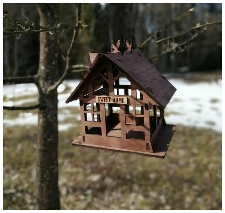 Деревянная необычная кормушка, домик для птиц , белок - фотография № 2