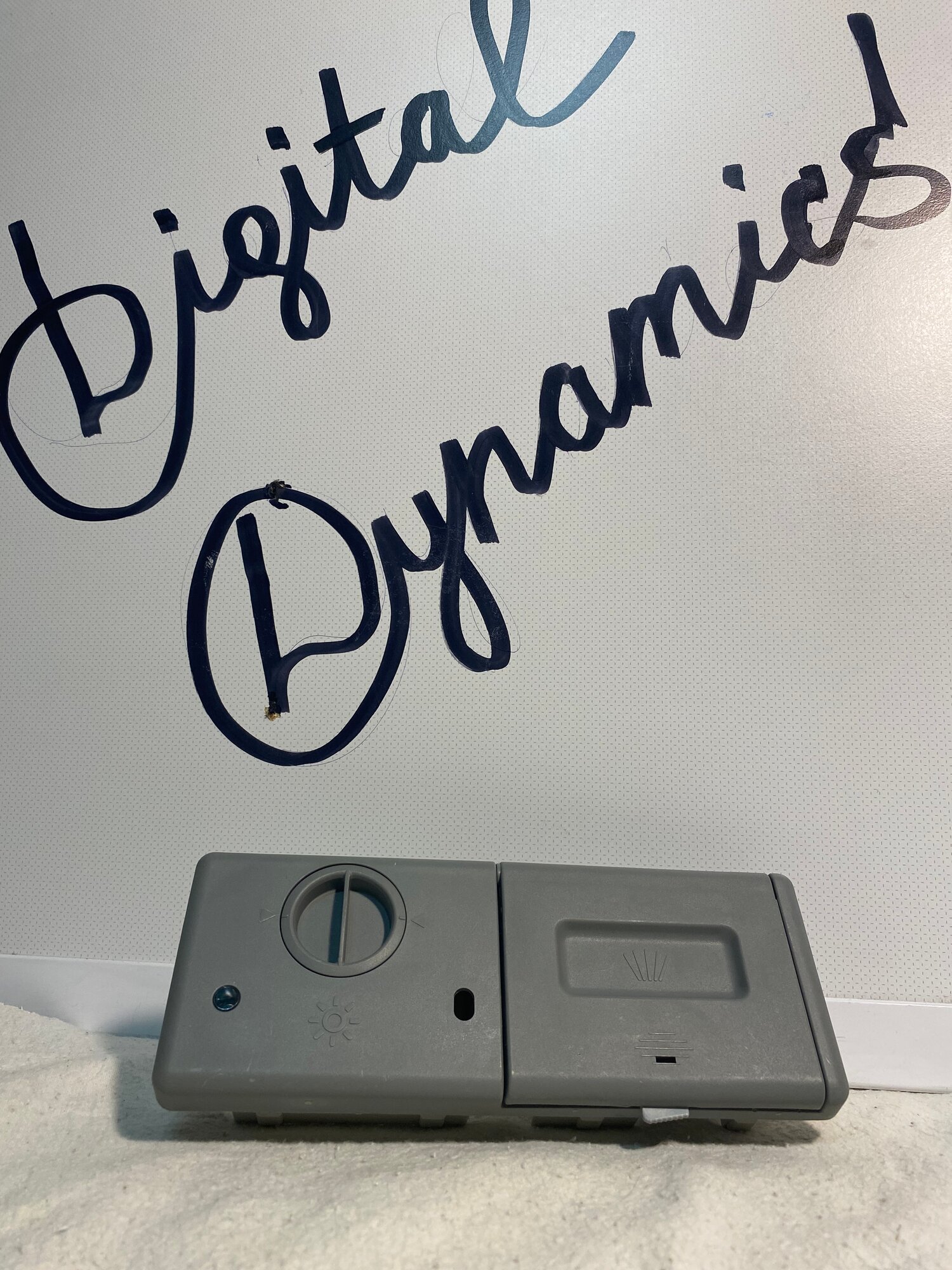 Дозатор моющих средств (диспенсер) для посудомоечной машины Smeg (Смег) 812890043, 104789