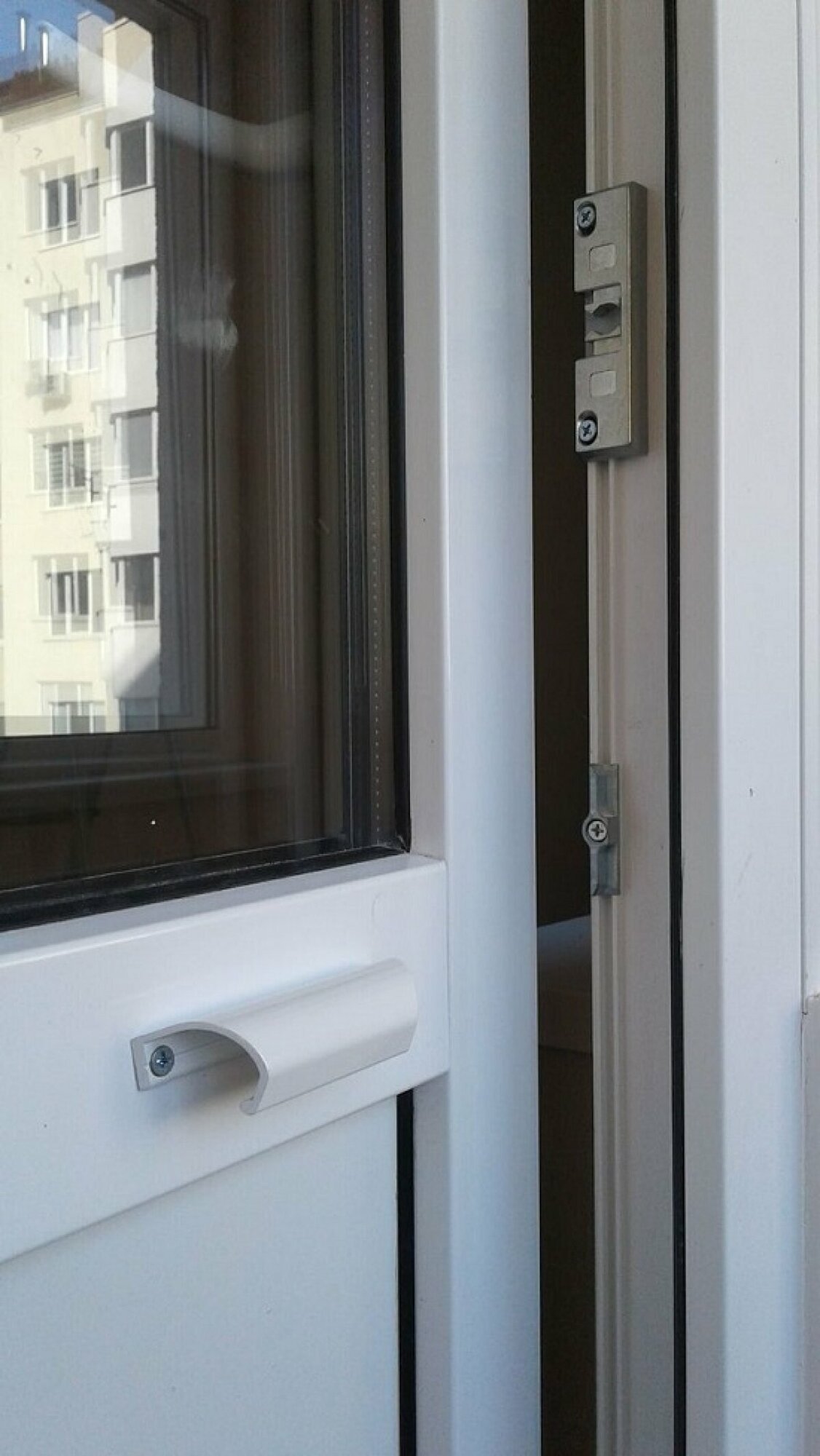 Ручка на балконную дверь металлическая - фотография № 3