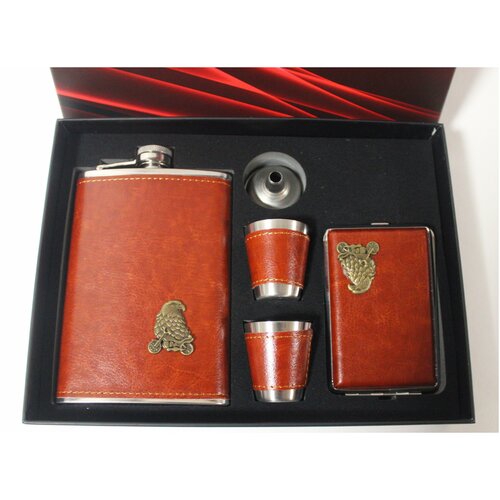 Подарочный набор(фляжка,рюмки, воронка и подсигар)