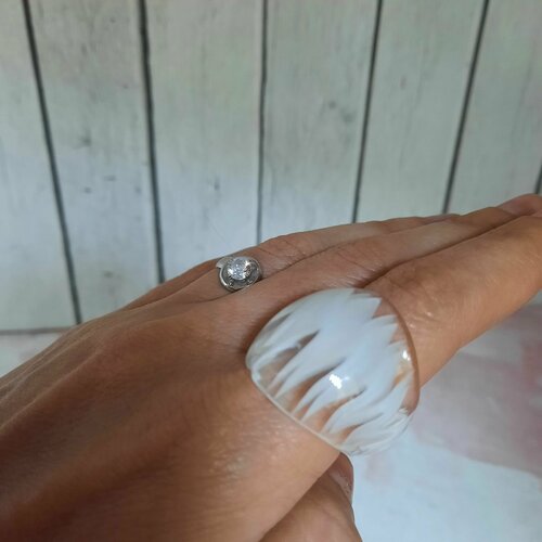 Кольцо, искусственный камень, белый кольцо искусственный камень белый