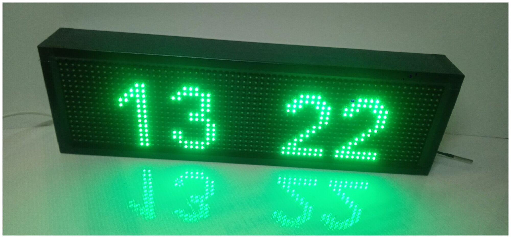 Часы электронные, настенные, уличные, с датчиком температуры, зеленого свечения