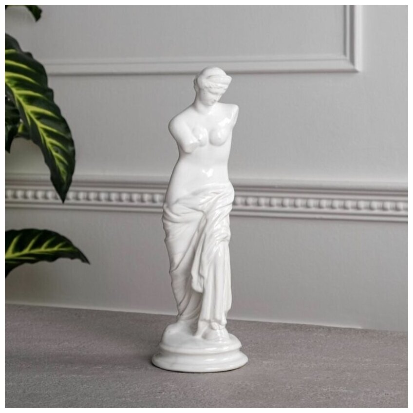 Фигурка декоративная Венера 31 см керамика