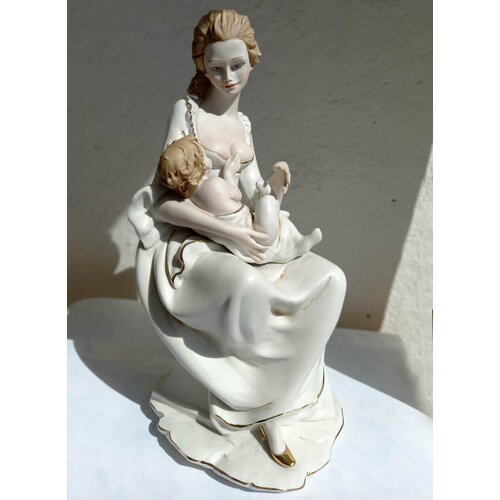 Радость материнства. Фарфоровая статуэтка. Sabadin. Высота 34 см