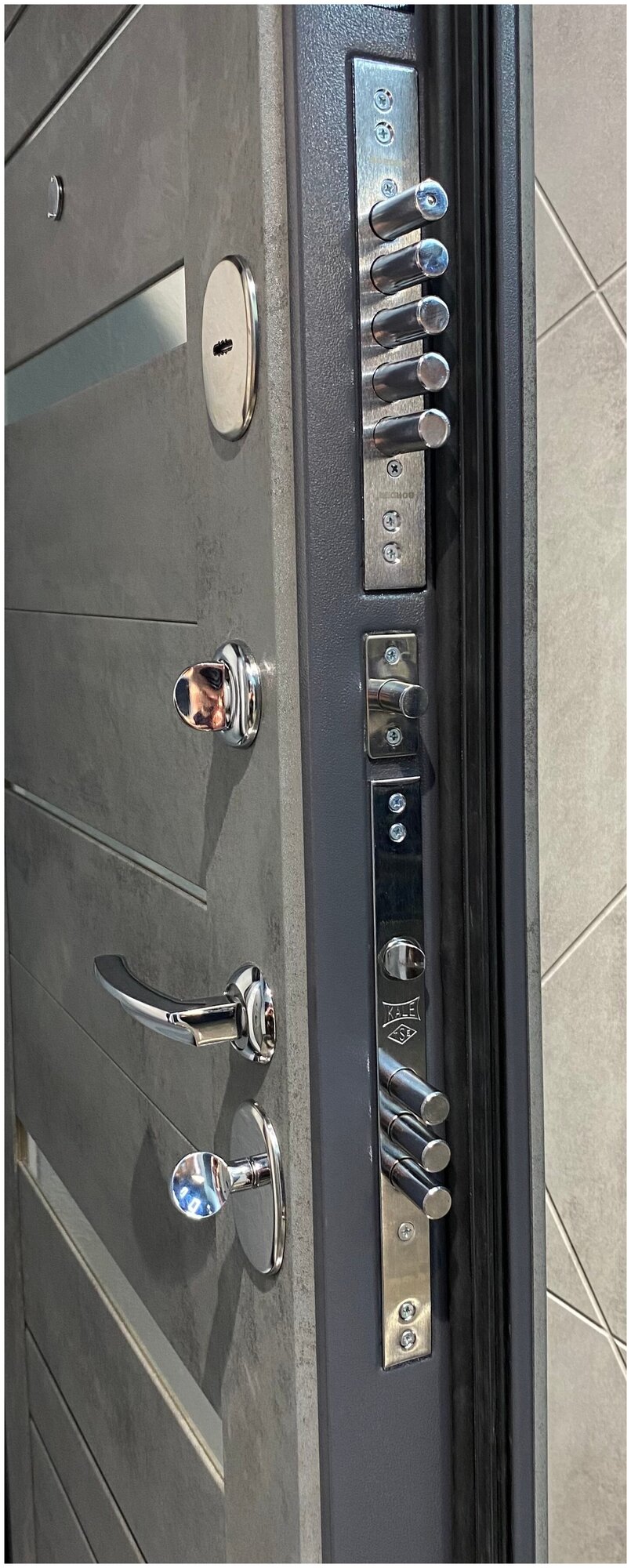 Входная дверь BETON с внутренней панелью 03 орех бренди, размер по коробке 880х2050, левая - фотография № 4