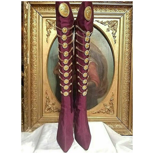 Винтажные женские итальянские ботинки модного дома Versace, изготовленные при жизни Джанни Версаче из коллекции Haut Couture Первой линии 1992 года.