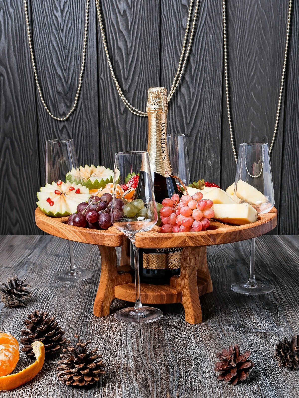 фото Винный столик. Столик для вина и шампанского