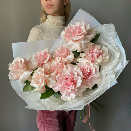 Изображение товара Букет из розовых французских роз 9 шт. в авторской упаковке, размер L. Veresk286