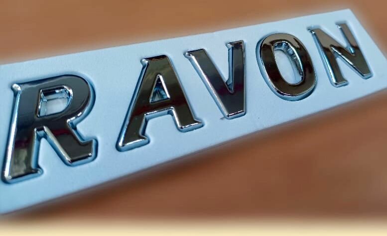 Эмблема на багажник Ravon