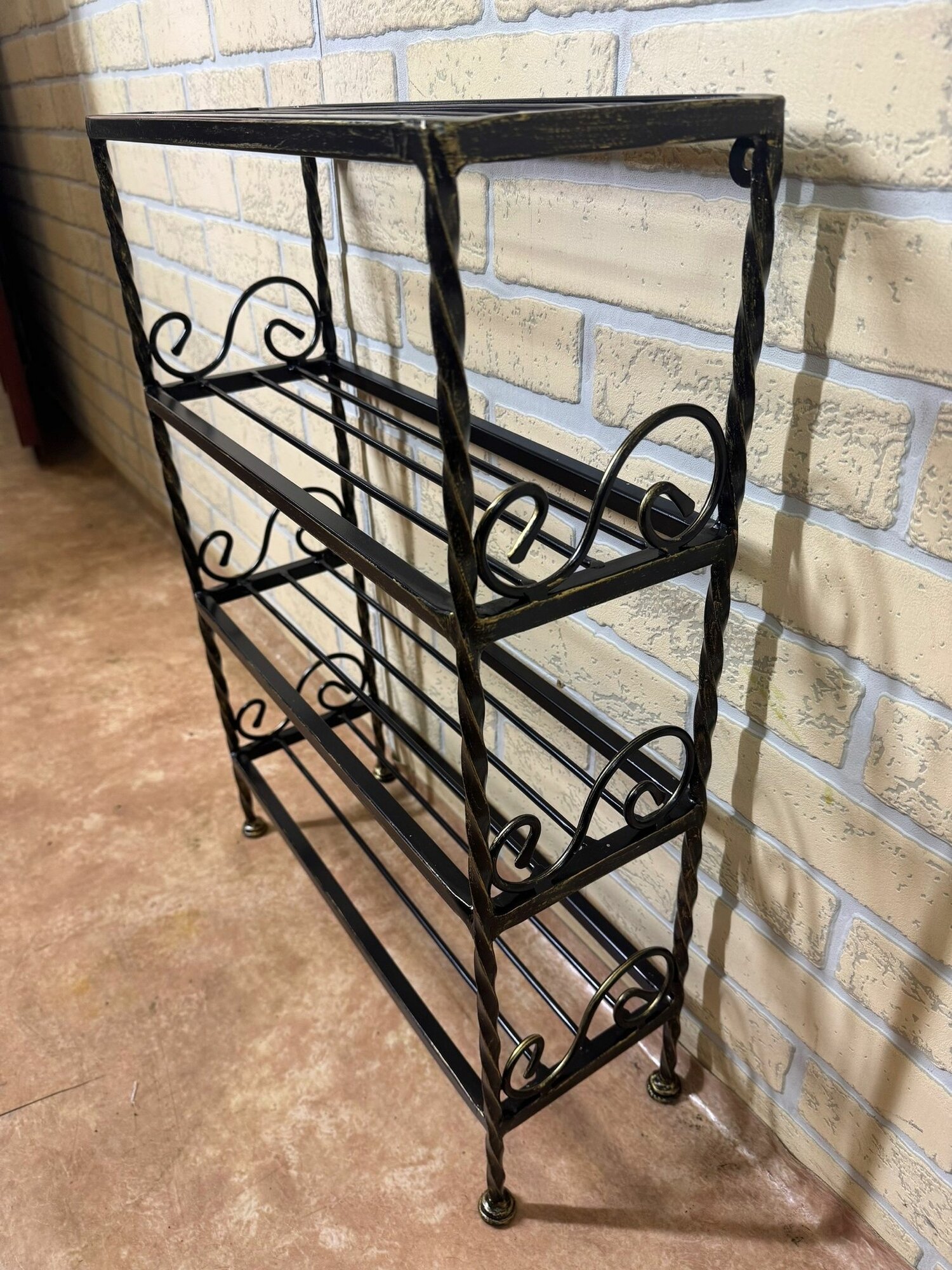 Кованый стеллаж — фото 1
