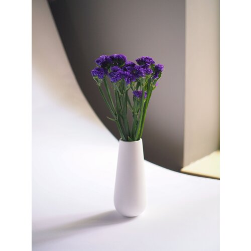 Интерьерная ваза из белого мрамора