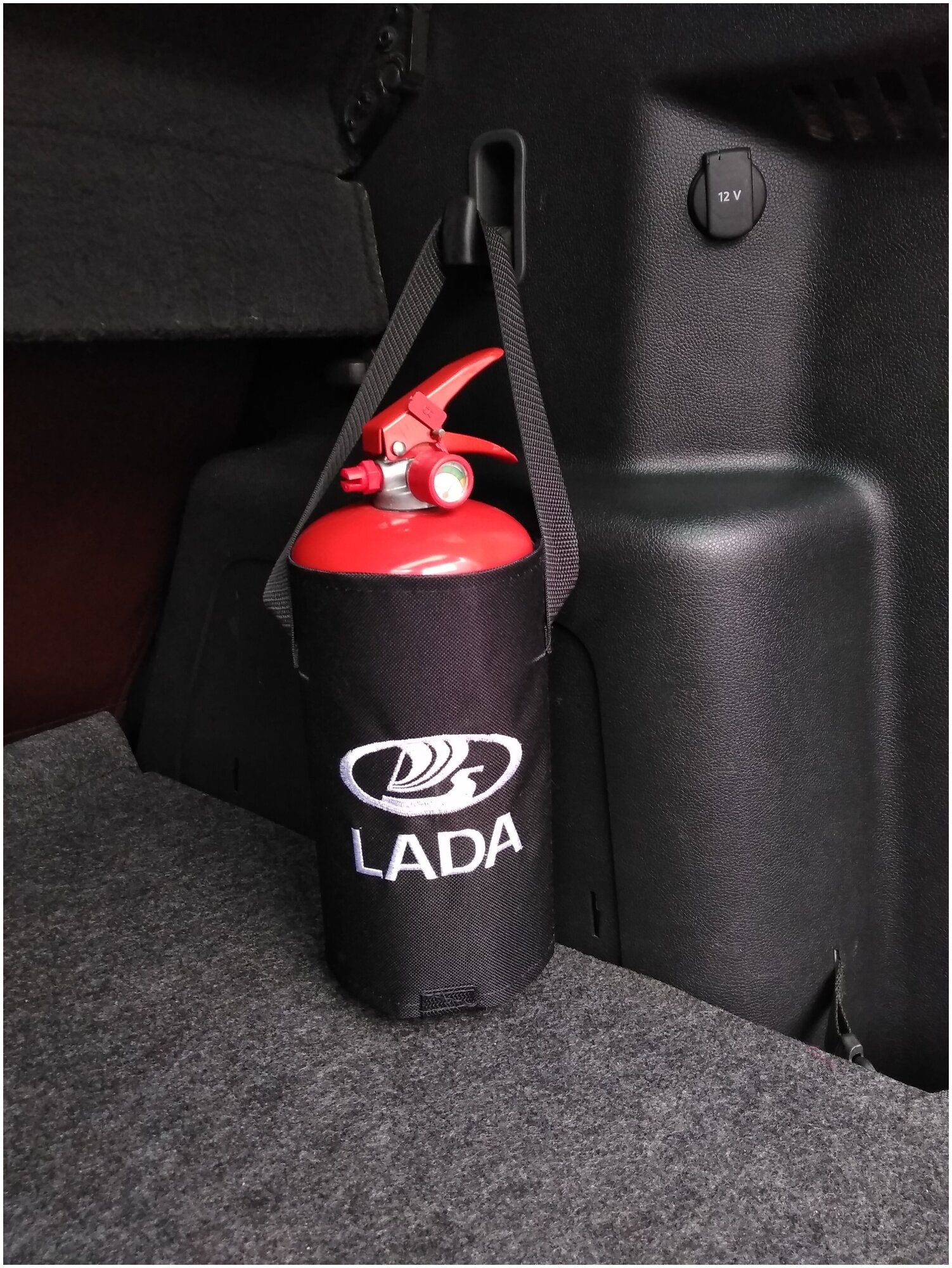 67872 Огнетушитель в чехле с ручкой, липучкой и логотипом LADA (Огнетушитель порошковый ОП-2)