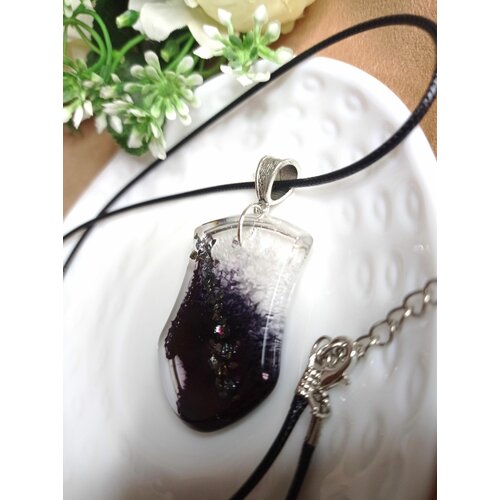 фото Кулон - подвеска из эпоксидной смолы нет бренда