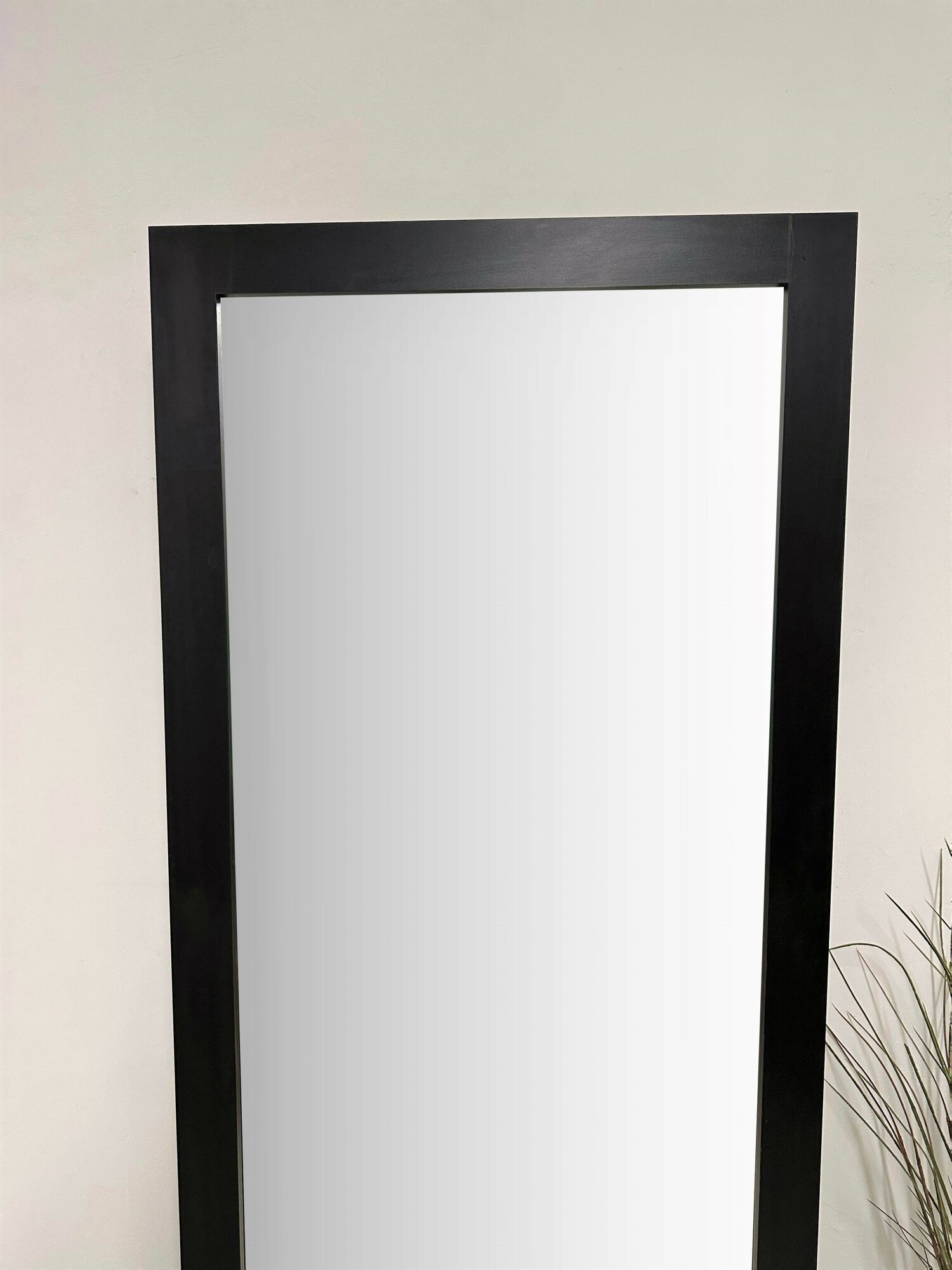 Зеркало в раме BeautyUp 179/75 цвет "Черный" на подставке с колесиками - фотография № 4
