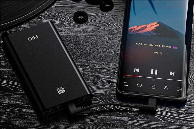 Усилитель для наушников и ЦАП Fiio Q3