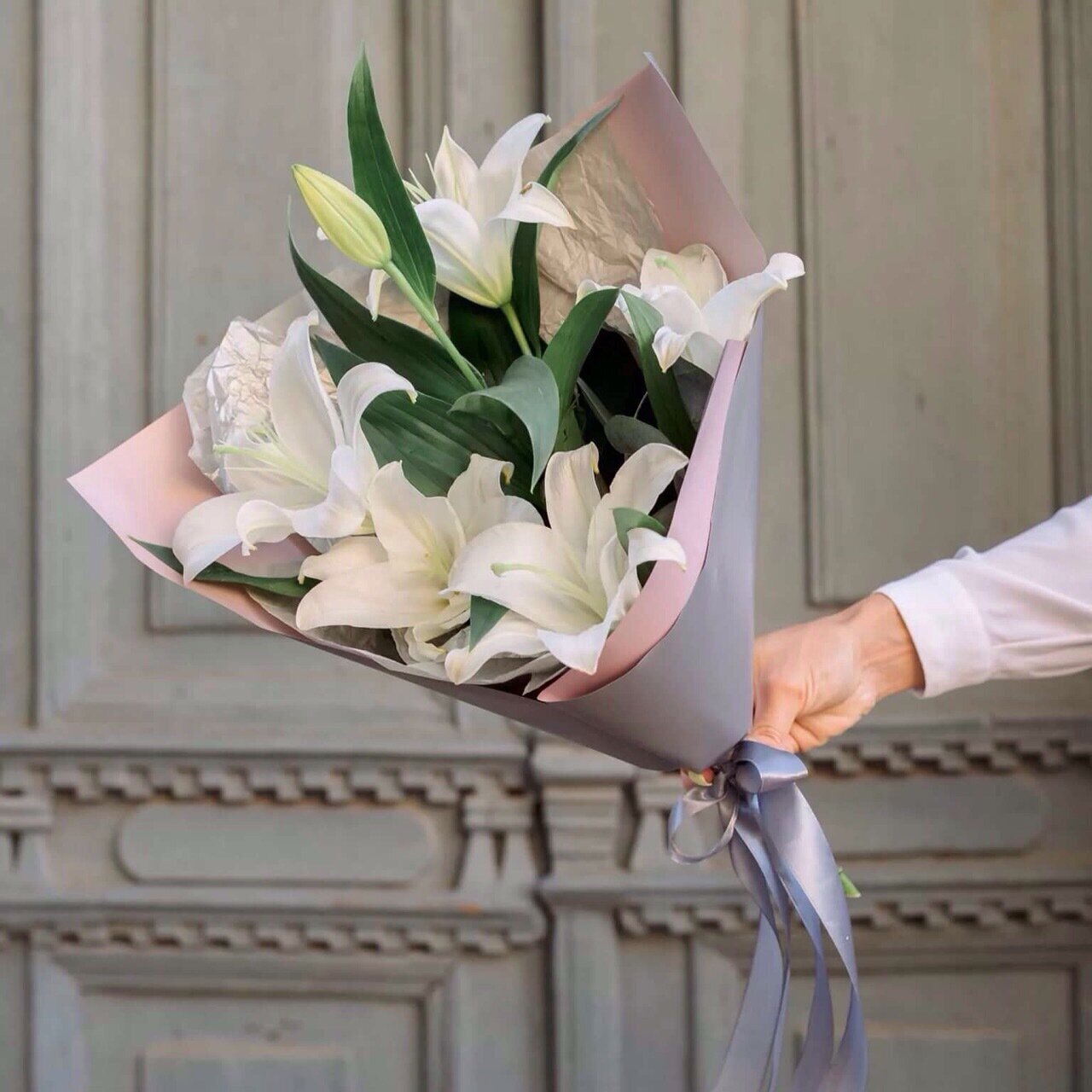 Букет из 3 белых лилий