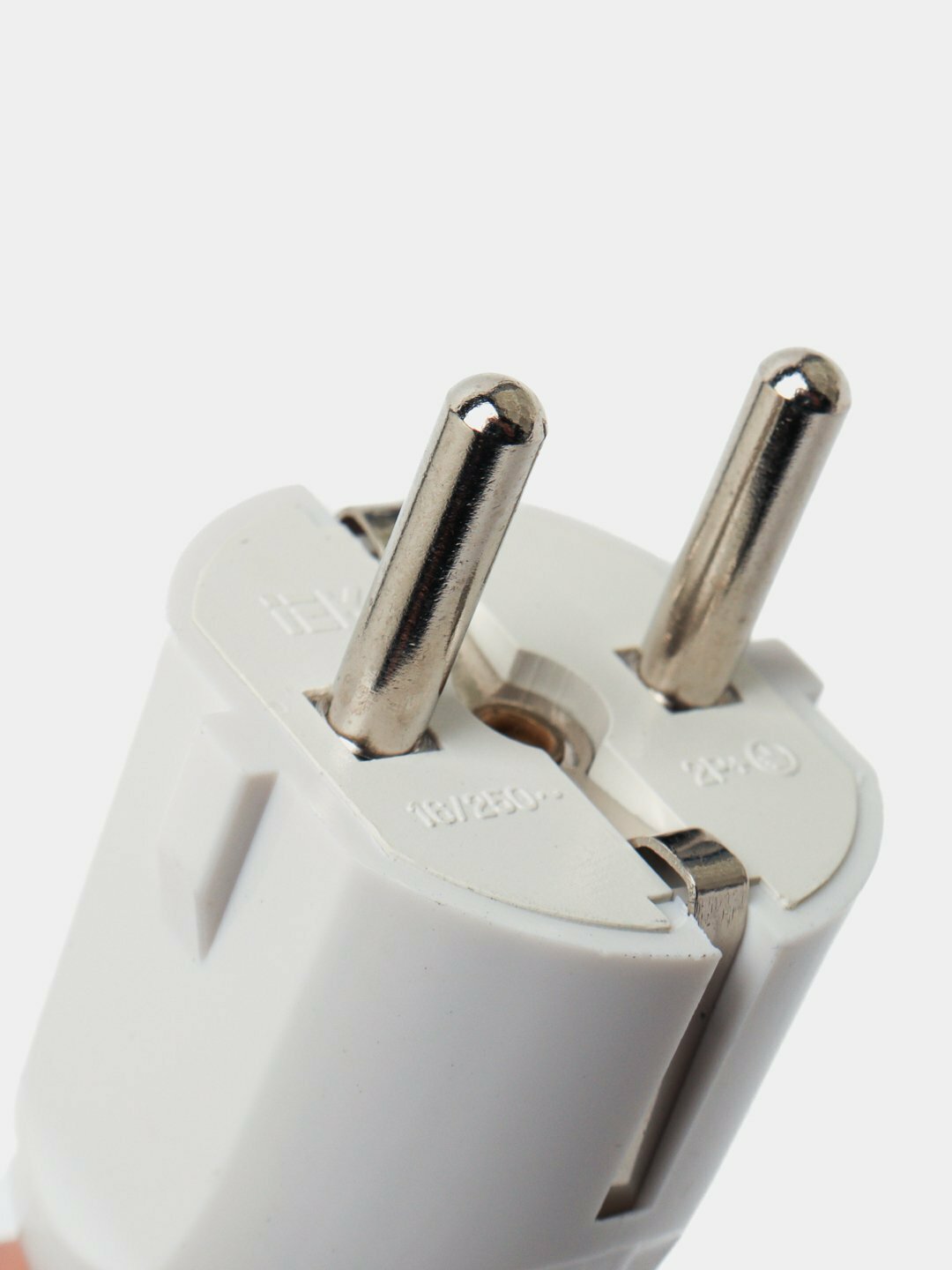 Вилка разборная угловая с з/к с кольцом 16А, белая