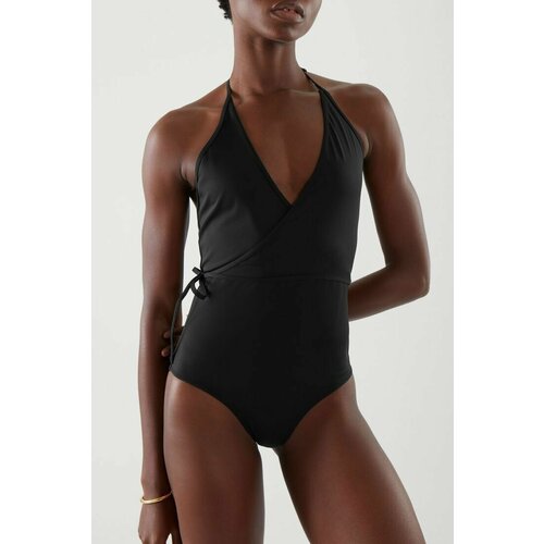 Слитный купальник размер Eur32 черный 4900₽